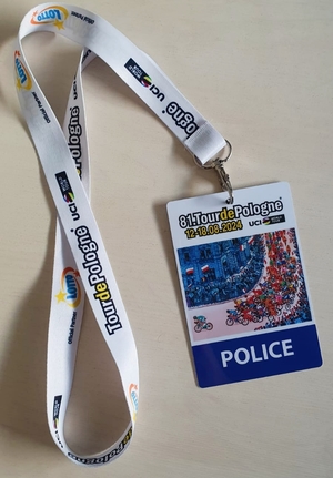 Identyfikator na smyczy z napisem 81 Tour de Pologne 12 do 18 sierpnia 2024 Police.