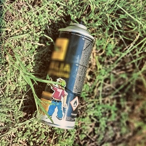 Spray w puszce