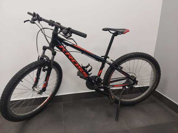 Rower czarno czerwony