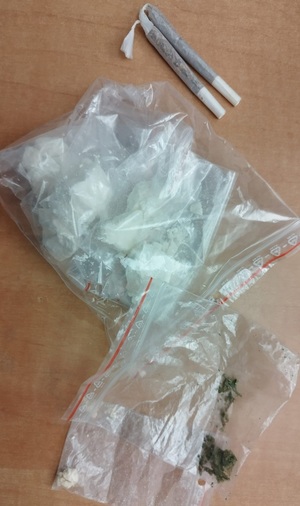 Marihuana i amfetamina w woreczkach foliowych